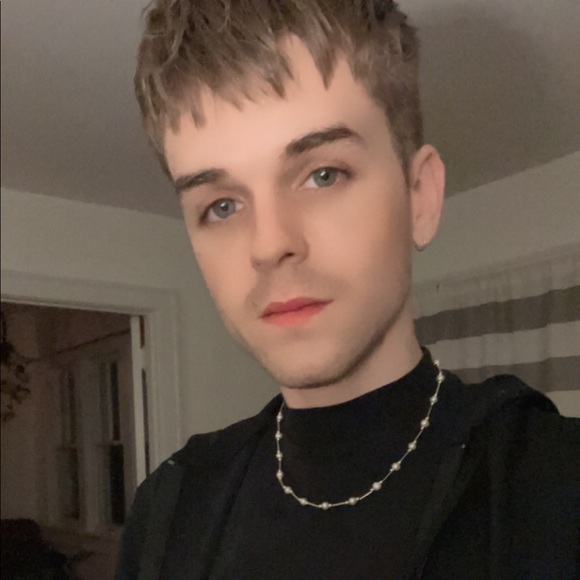 Meet your Posher, Dylan - Picture 3 of 3